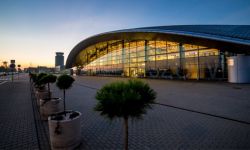 Od 21 sierpnia płatny parking na lotnisku w Jasionce. 10 minut gratis 