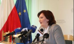 Ewa Leniart jako wojewoda zarobi mniej niż poseł