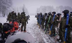 Na skiturach przez Bieszczady z pogranicznikami. FILM