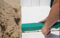 Murować spoiną tradycyjną czy cienkowarstwową?