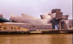 Przeczekać wirus. Książki, filmy koncerty i wirtualne wystawy w sieci