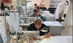 Salon Afrodyta: Zamiast sukien ślubnych szyjemy maseczki dla pogotowia