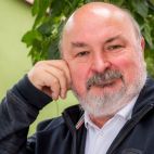 Włączmy długie światła. Felieton Krzysztofa Martensa