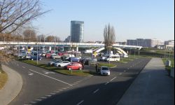 Parking przy hali na Podpromiu - projekt będzie za rok? 