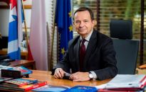 Jest wniosek marszałka Ortyla o odwołanie Anny Huk i Stanisława Kruczka