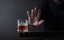 Wszywka alkoholowa - pomoc w utrzymaniu abstynencji