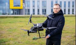 Pierwszy na świecie rój dronów do badania smogu budują w Aeropolis 