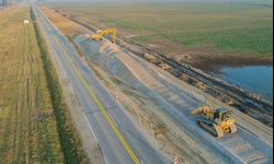 Lotnicze zdjęcia z drogi Przemyśl-Medyka. Budują dodatkowe pasy