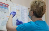 W szpitalu MSWiA w Rzeszowie zaszczepiono pierwszą osobę na COVID19