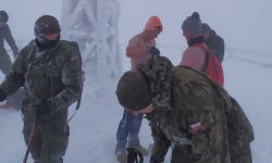 Bez ubrania na Tarnicę. Do tragedii nie doszło, bo pomogli żołnierze