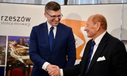 Sondaż i... Marcin Warchoł wygrywa w Rzeszowie z kandydatem PiS i opozycji