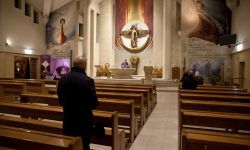 Na Wielkanoc dyspensa dla nieobecnych i 1 osoba na 20 metrów kwadratowych