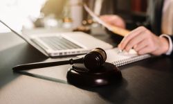 Czym powinien wyróżniać się program dla prawników, aby poprawić efektywność pracy?