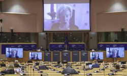 EMA: korzyści ze stosowania szczepionki AstraZeneki przewyższają ryzyko działań niepożądanych