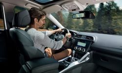 Kto nie musi zapinać pasów