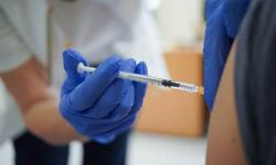 W sytuacji ryzyka niewykorzystania szczepionki dawka dla osób powyżej 18 r.ż.