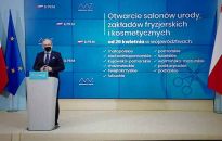 Od 26 kwietnia w 11 województwach do pracy wracają  salony urody i fryzjerzy