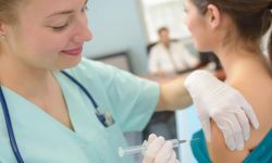 Szczepienie niepełnoletnich będzie przedmiotem obrad Rady Medycznej