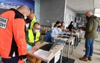 Na szczepienie przeciw COVID-19 od środy mogą się zapisywać osoby w wieku 42 i 43 lat