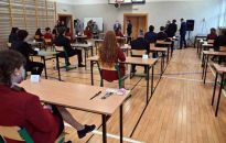 Na egzaminie z angielskiego m.in. o glampingu, esperanto i o spotkaniu z Einsteinem