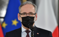 Siedmiodniowa średnia nowych zakażeń koronawirusem spadła do ok. 4 tys.