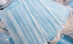 Od soboty nie trzeba nosić maseczek na zewnątrz