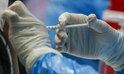 Od poniedziałku ruszają zapisy na szczepienia przeciw COVID-19 dla osób w wieku 16 i 17 lat