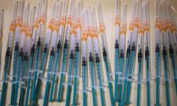 Prawie 4,8 mln Polaków jest w pełni zaszczepionych przeciw COVID-19