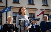 Ewę Leniart popierają radni PiS Sejmiku Województwa