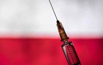 Od lipca do Polski trafiać będzie tygodniowo o około milion mniej szczepionek Pfizera