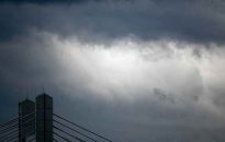 Synoptyk IMGW: piątek przeważnie bez upałów; po południu burze