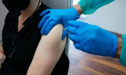 Prawie 16,3 mln osób jest w pełni zaszczepionych przeciw COVID-19