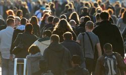 Ponad połowa Polaków uważa, że sprawy w kraju zmierzają w złym kierunku