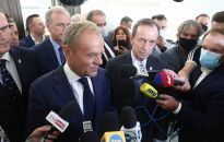 Tusk: bardzo bym chciał, żeby stanowisko UE wpłynęło wreszcie na twarde głowy w PiS