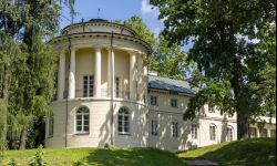 Podkarpackie na wakacje. Dzieje pałacu w Zarzeczu k. Jarosławia