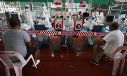 Wariant Delta wykryty już w 124 krajach, atakuje głównie niezaszczepione osoby