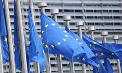 Sondaż dla "DGP" i RMF FM: Chcemy zgody z Brukselą