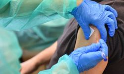 Ponad 17,6 mln osób w Polsce jest w pełni zaszczepionych przeciw COVID-19