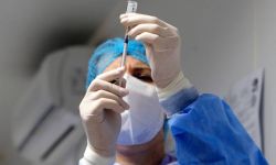 Niedzielski: Rada Medyczna rekomenduje podanie trzeciej dawki szczepionki