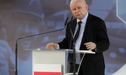 J. Kaczyński dla PAP: zażegnanie sporu z Porozumieniem zależy od Jarosława Gowina