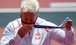 Tokio - polscy złoci medaliści wrócili do Warszawy