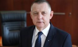 Banaś w "Newsweeku" o rządzących: Liczę na to, że nie posuną się aż tak daleko, żeby godzić w moje zdrowie czy życie