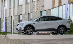 Nowe RENAULT ARKANA E-TECH 145 - rewolucyjny pod każdym względem w 100% hybrydowy SUV COUPE