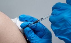 Ponad 18,17 mln osób w Polsce jest w pełni zaszczepionych, wykonano ponad 35,43 mln zastrzyków