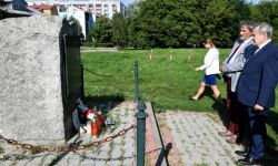 Wicepremier Gliński odwiedził teren Miejsca Pamięci KL Plaszow w Krakowie