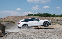 Swobodnie w lekki teren: nowa Klasa C Kombi w wersji All-Terrain