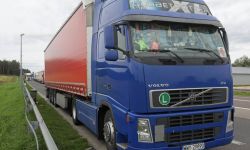 Bobrowniki: TIR z pomocą humanitarną dla migrantów na Białorusi zawrócony spod granicy