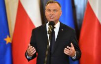 Prezydent: nie przewiduje się noszenia maseczek w trakcie lekcji