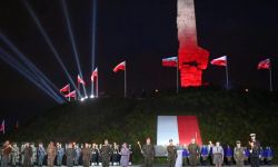 Premier: Polacy bili się o lepszy świat, wolną ojczyznę i Europę