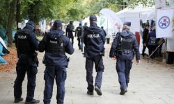 PAP dotarła do zdjęcia listu mężczyzny, który śmiertelnie postrzelił się w Warszawie